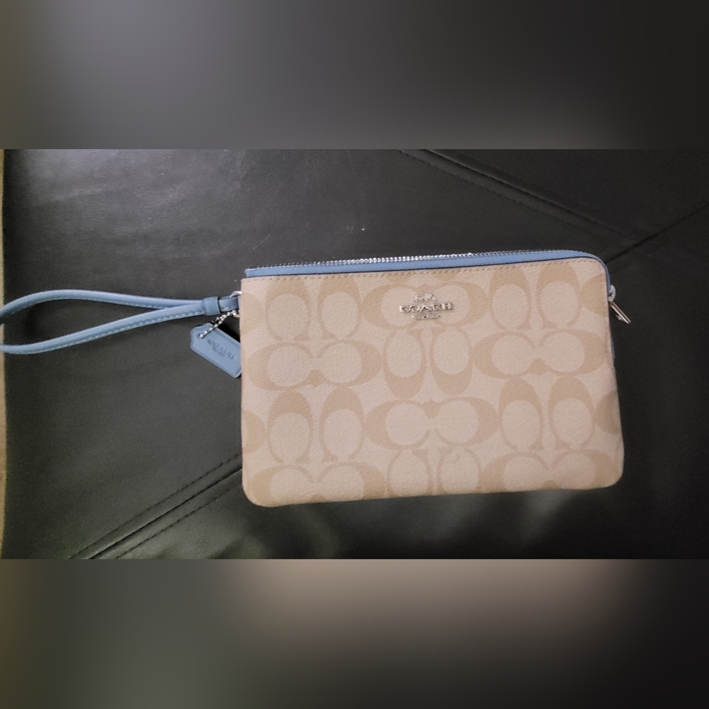 COACH  large wristlet